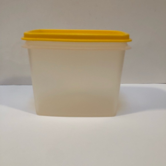 Tupperware Small Container with Yellow Lid EUC - Picture 1 of 13